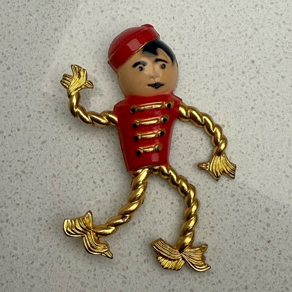 Vintage 1940s Bellboy Brooch Pin Bellhop Bellman Porter RARE - Picture 2 of 8